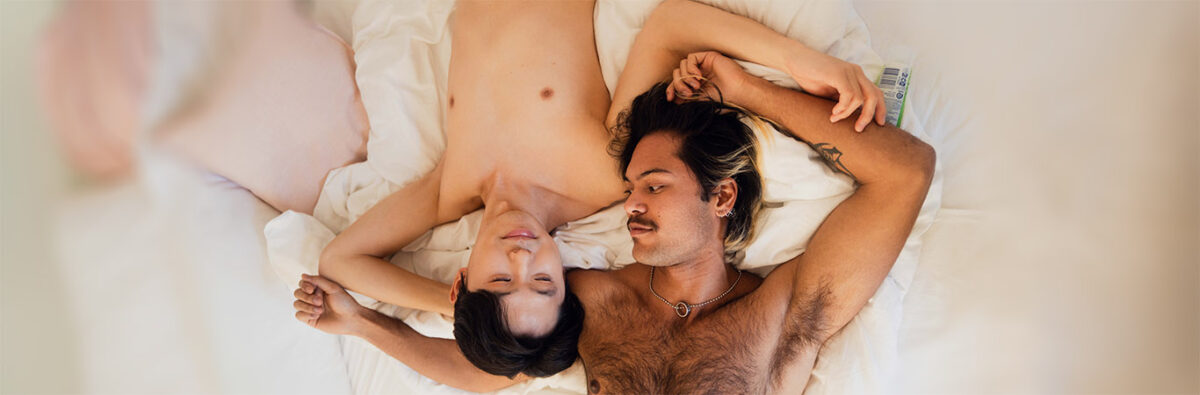 happy-asian-couple-in-bed